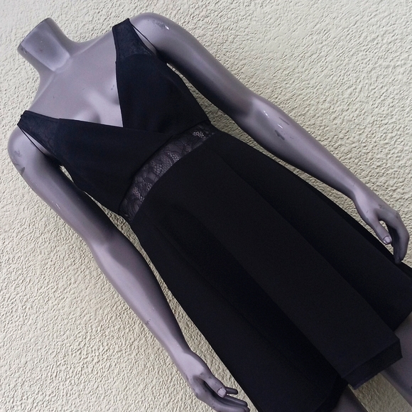 BCBGENERATION LADIES BLACK SLEEVELESS V NECK MINI SKIRT W/ LACED TRIM (VIETNAM) - Picture 7 of 17